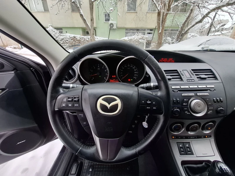 Mazda 3, снимка 10 - Автомобили и джипове - 48649313