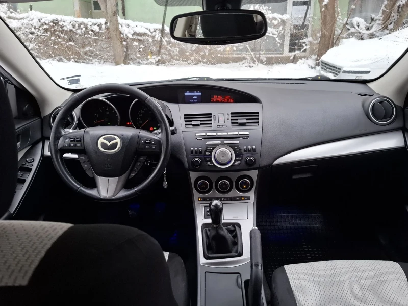 Mazda 3, снимка 9 - Автомобили и джипове - 48649313