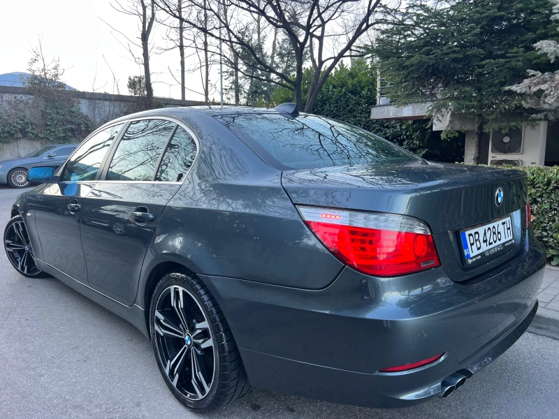 BMW 530 d FACELIFT/SEDAN/235кс/XENON/NAVI/PODGREV/UNIKAT, снимка 4 - Автомобили и джипове - 48839011