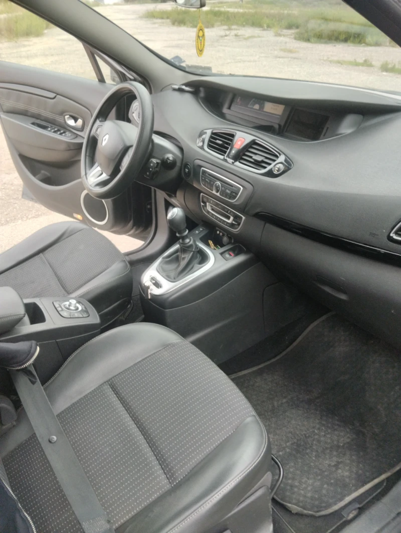 Renault Grand scenic 1.5dci, снимка 7 - Автомобили и джипове - 52875781