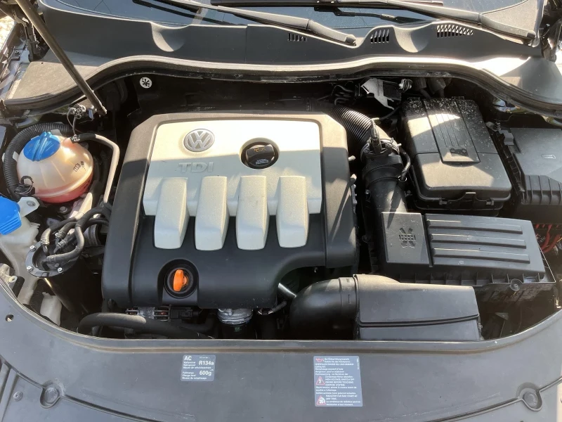 VW Passat 2.0TDi Highline DSG, снимка 14 - Автомобили и джипове - 51269637