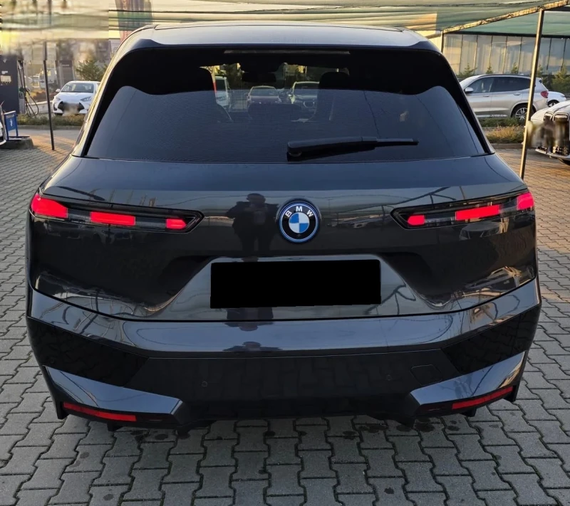 BMW iX xDrive40, снимка 5 - Автомобили и джипове - 52495517