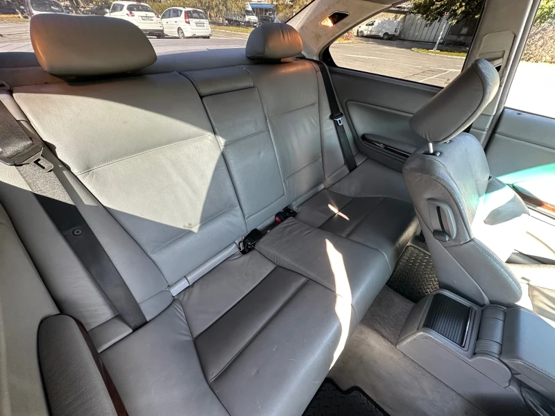 BMW 318, снимка 11 - Автомобили и джипове - 52795832