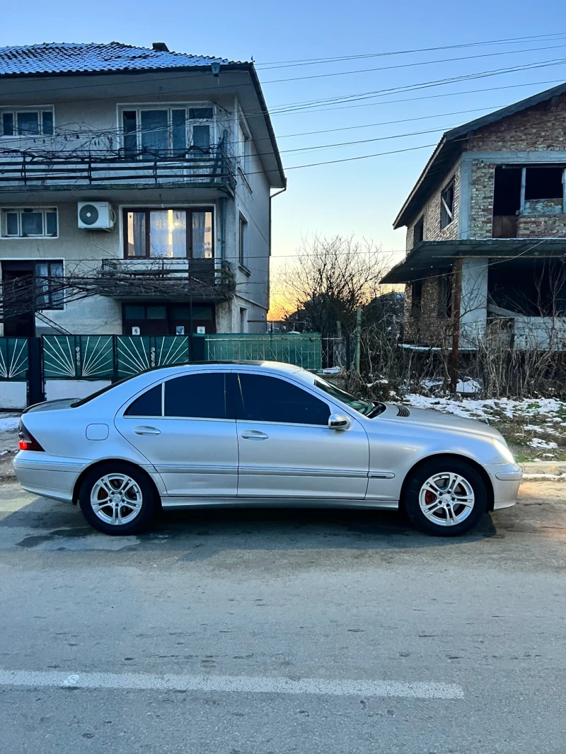 Mercedes-Benz C 220, снимка 5 - Автомобили и джипове - 53181178