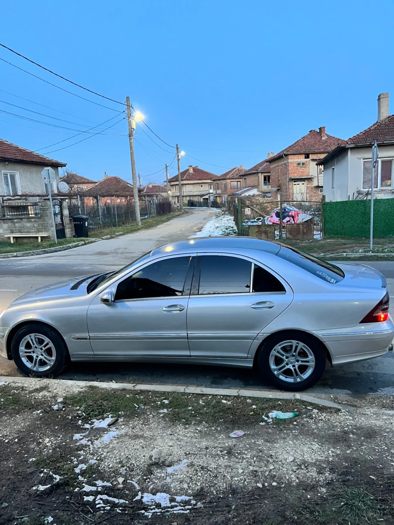 Mercedes-Benz C 220, снимка 6 - Автомобили и джипове - 53181178