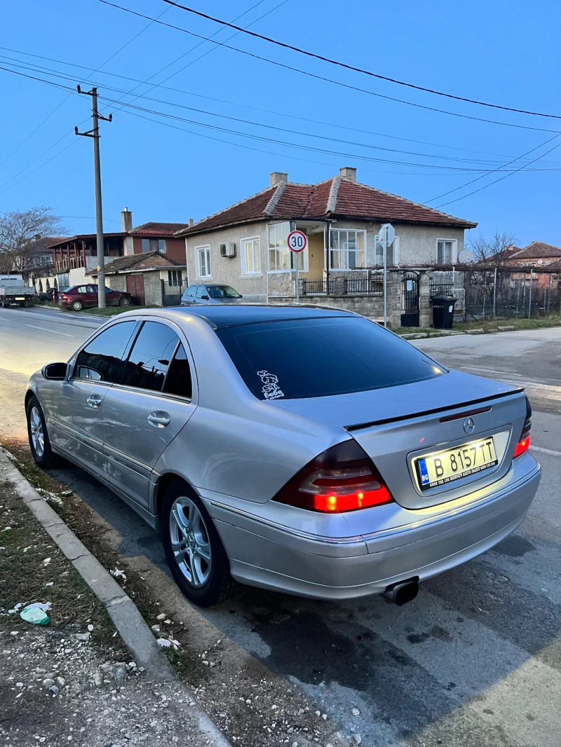Mercedes-Benz C 220, снимка 4 - Автомобили и джипове - 53181178