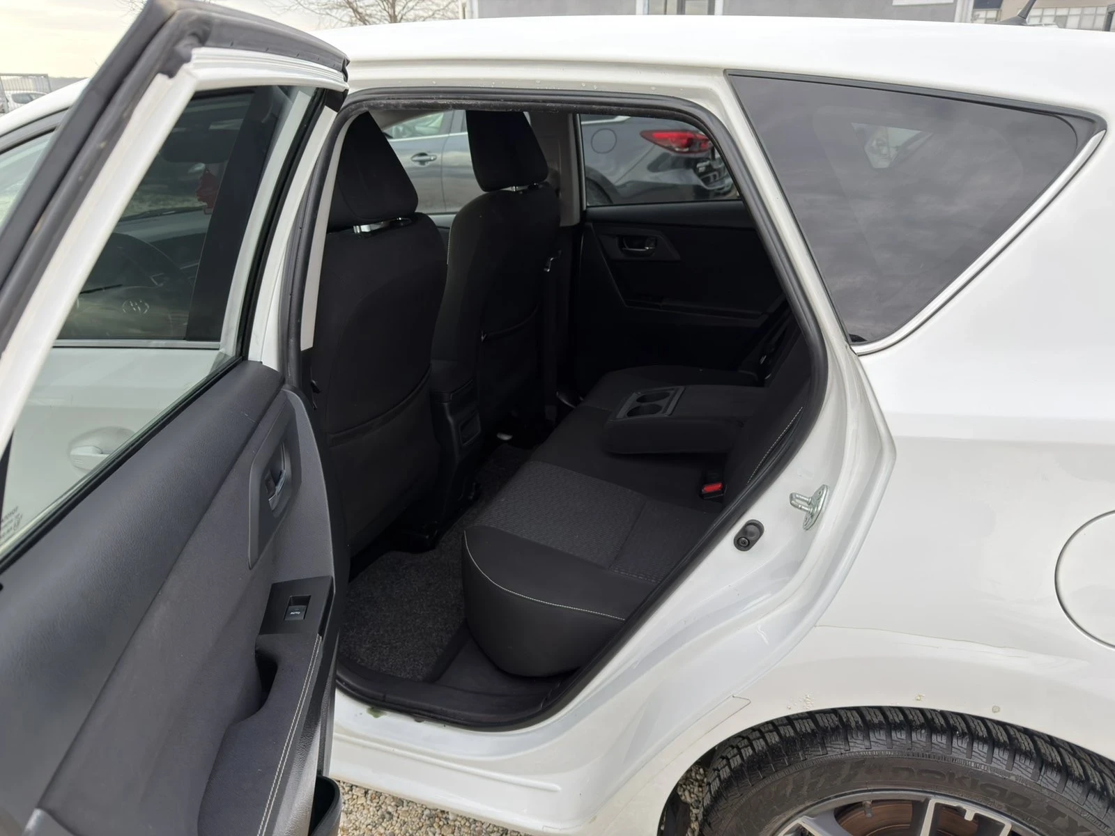 Toyota Auris 1.6 VVT-i | Mobile.bg � ����������� 15