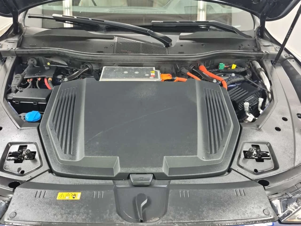 Audi E-Tron TECHNIK/ CARFAX/2 Ключа/Подгрев/Обдух/Панорама, снимка 16 - Автомобили и джипове - 53729684