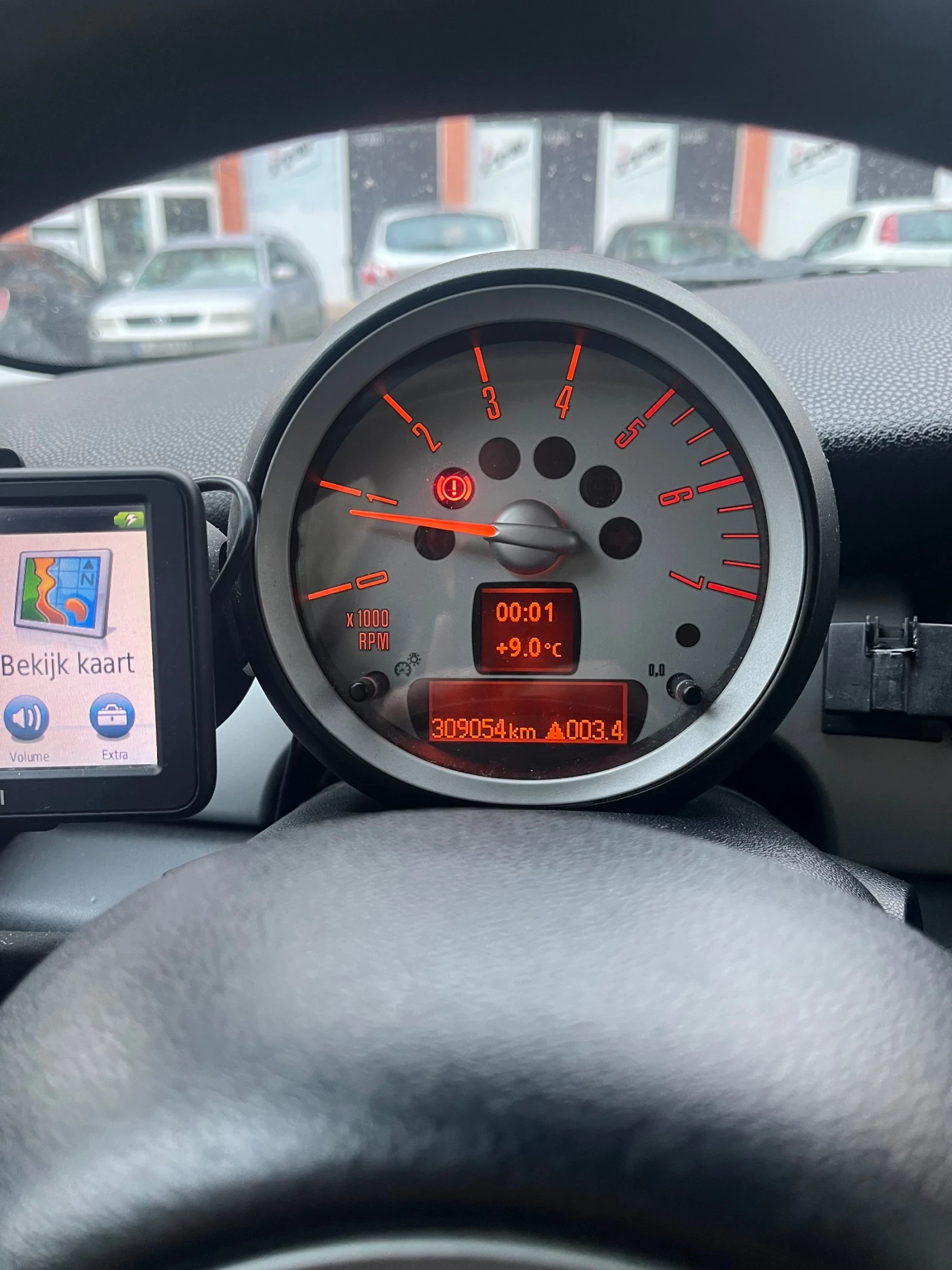 Mini Cooper 1.6 D, снимка 9 - Автомобили и джипове - 53890626