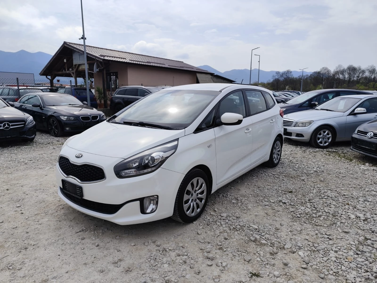 Kia Carens 1.7 дизел Италия | Auto.bg — изображение 1
