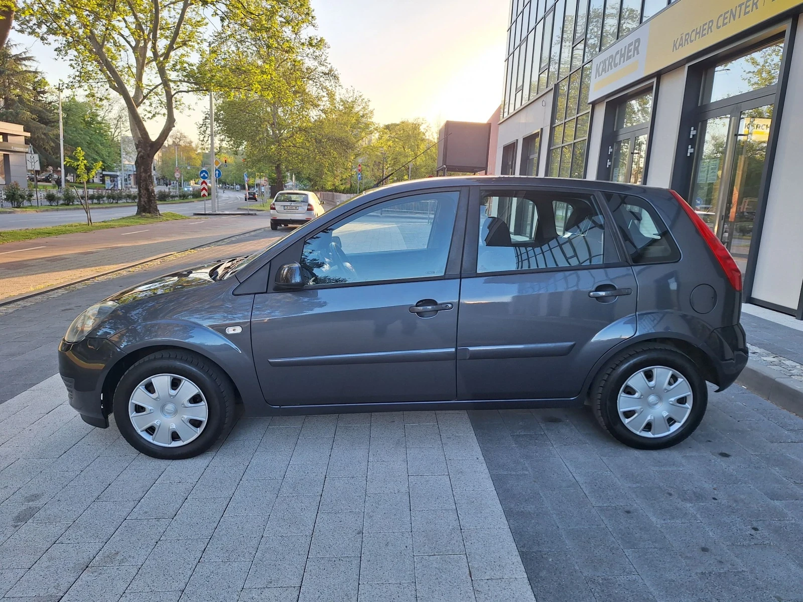 Ford Fiesta 13 бензин , снимка 9 - Автомобили и джипове - 54334084