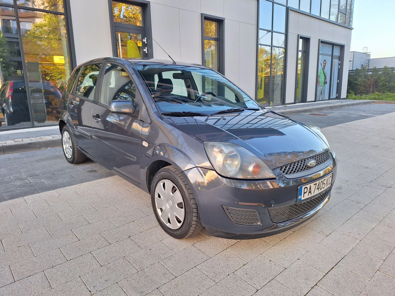 Ford Fiesta 13 бензин , снимка 2 - Автомобили и джипове - 54334084