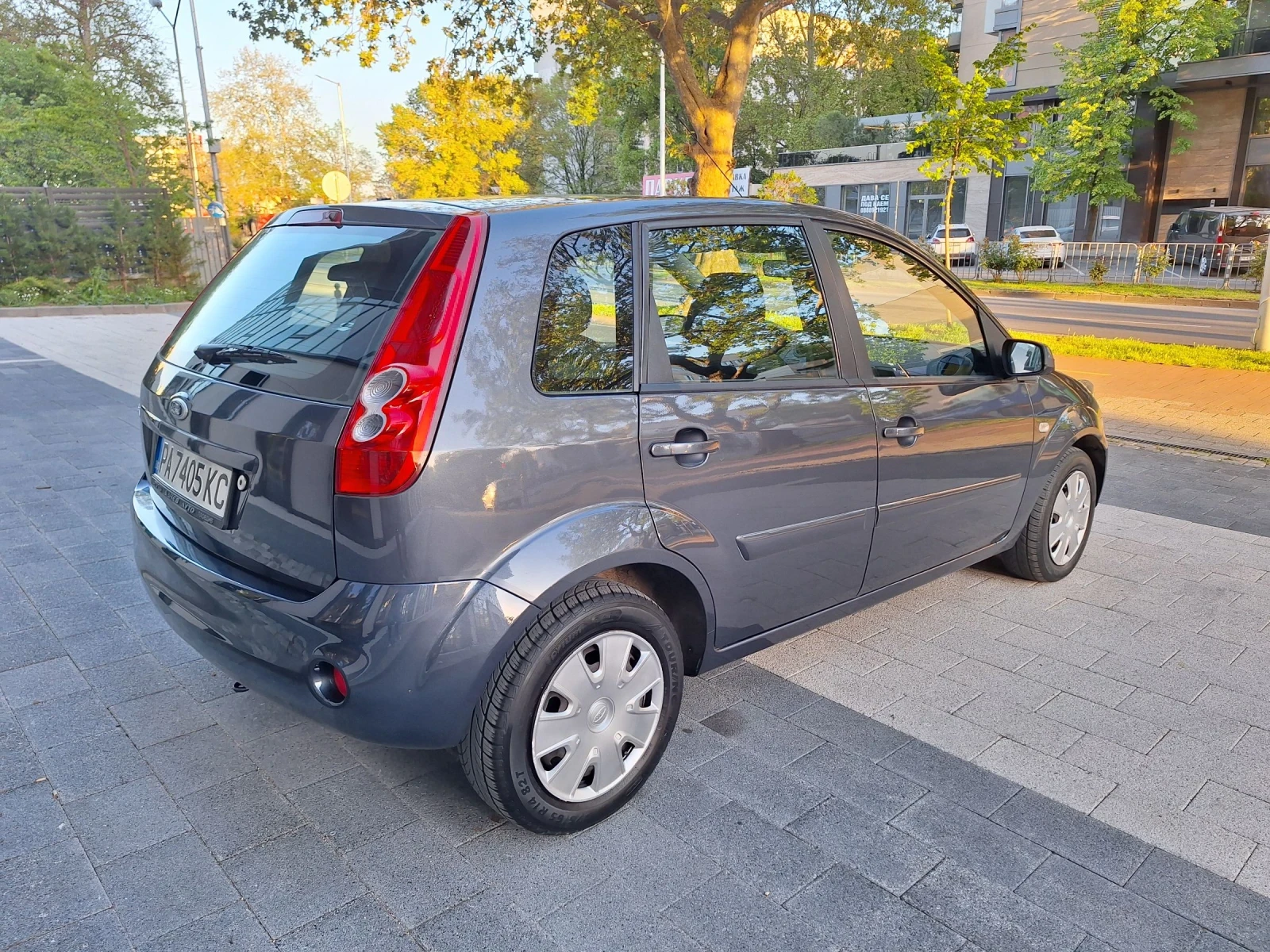 Ford Fiesta 13 бензин , снимка 11 - Автомобили и джипове - 54334084