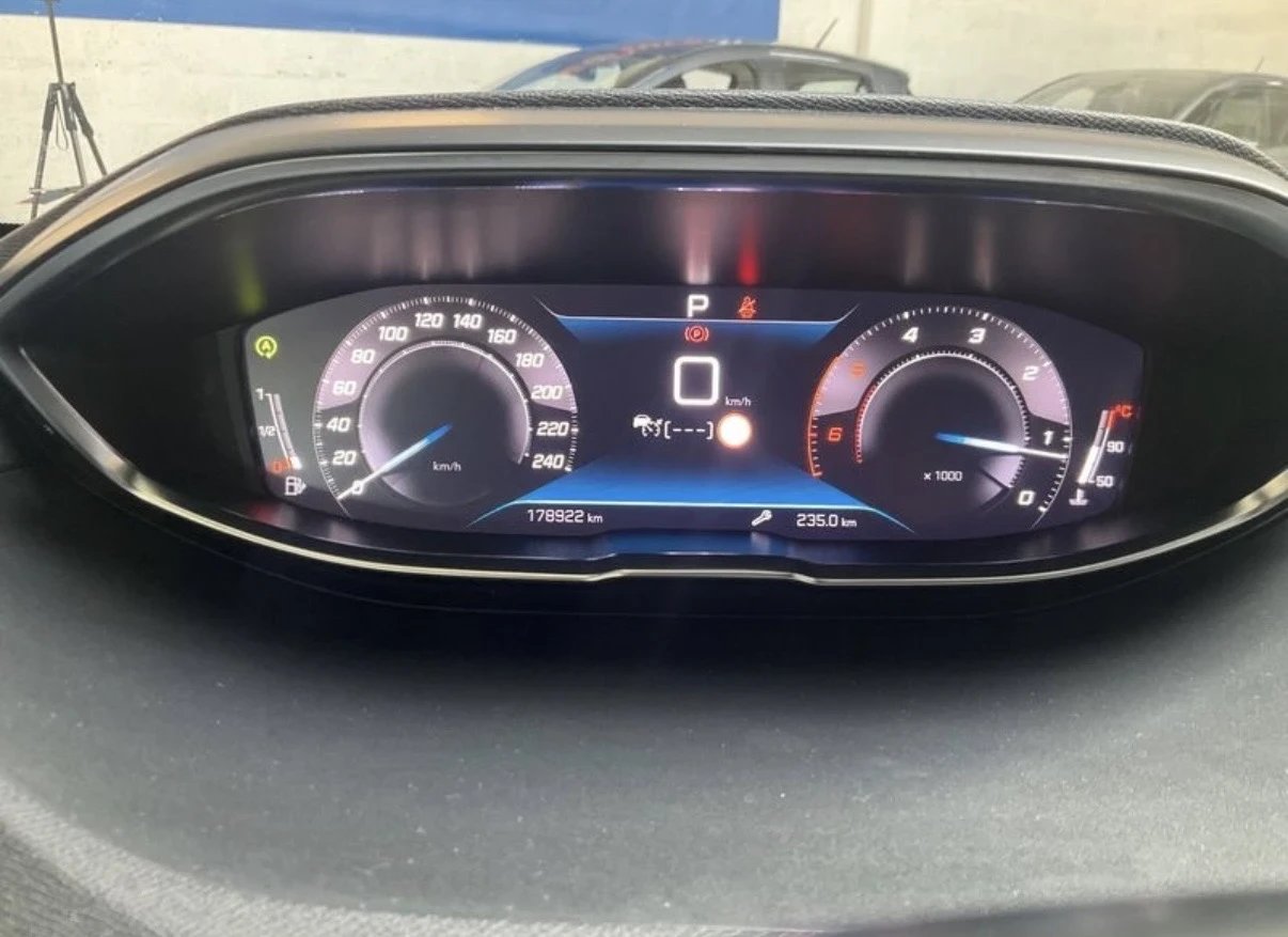 Peugeot 3008 1.5HDi GT-LINE* 8EAT* Panorama* Alcantara* , снимка 5 - Автомобили и джипове - 54598717