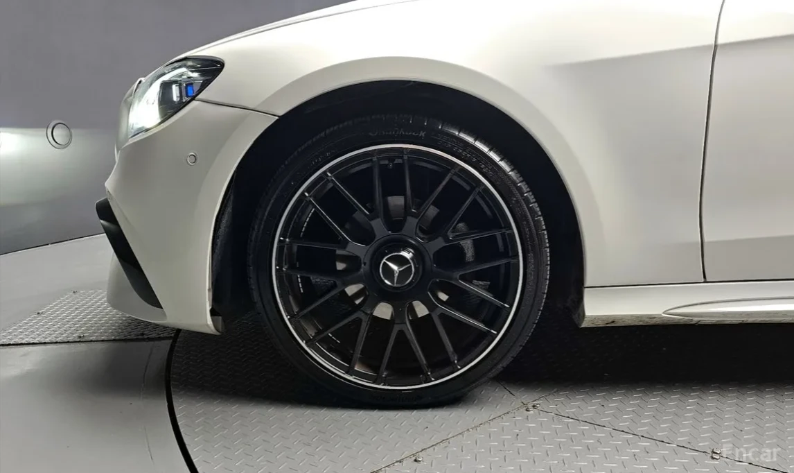 Mercedes-Benz E 200 w213 facelift AMG ПАКЕТ, снимка 5 - Автомобили и джипове - 54681738