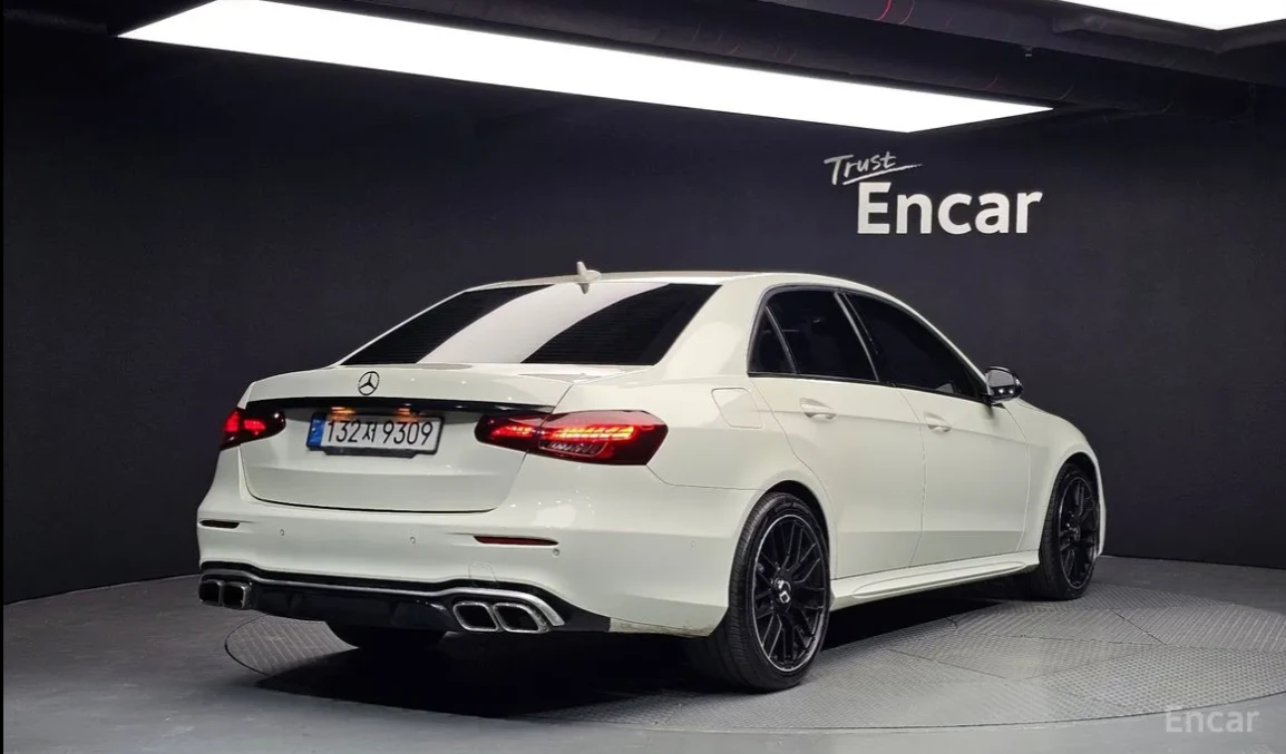 Mercedes-Benz E 200 w213 facelift AMG ПАКЕТ, снимка 3 - Автомобили и джипове - 54681738
