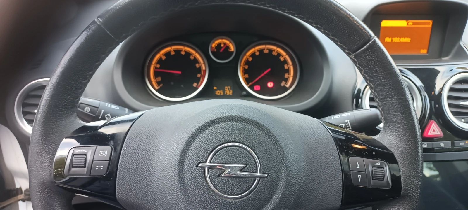 Opel Corsa 1.4i NAVI, снимка 11 - Автомобили и джипове - 54692600