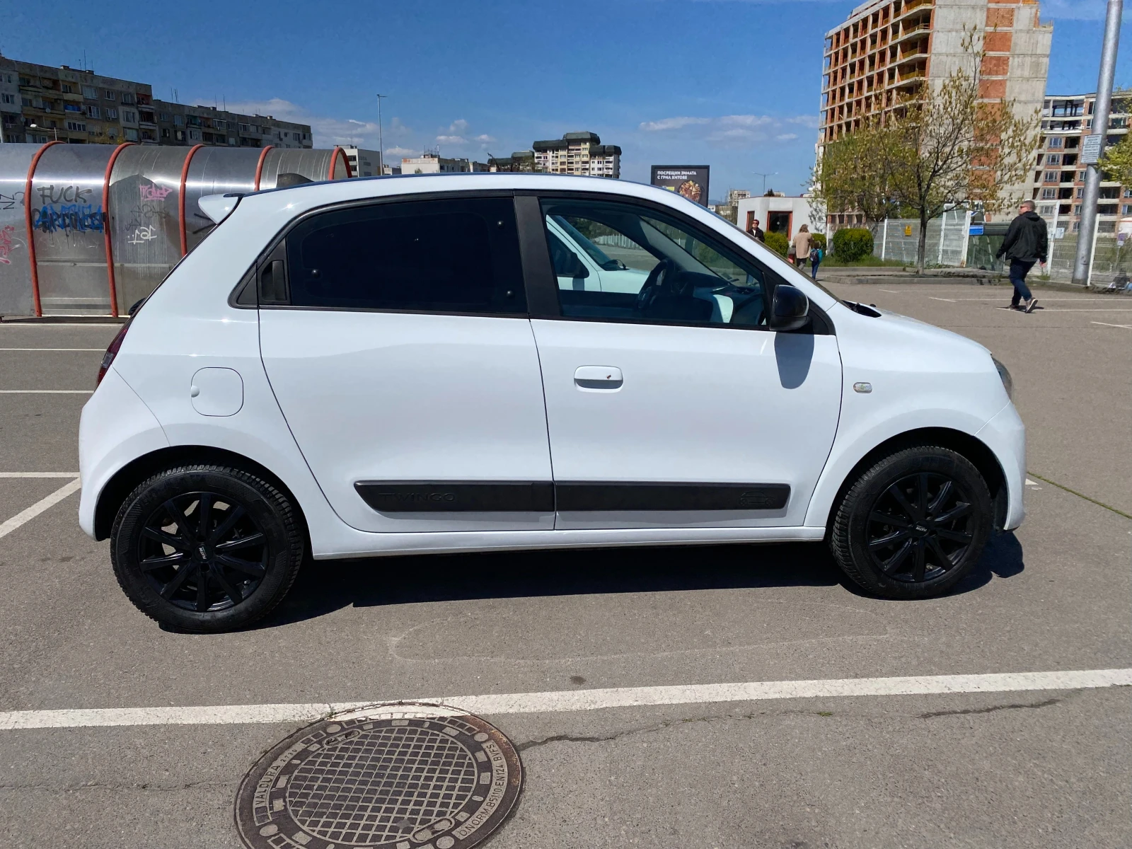 Renault Twingo 1.0 SCe, снимка 5 - Автомобили и джипове - 54756119