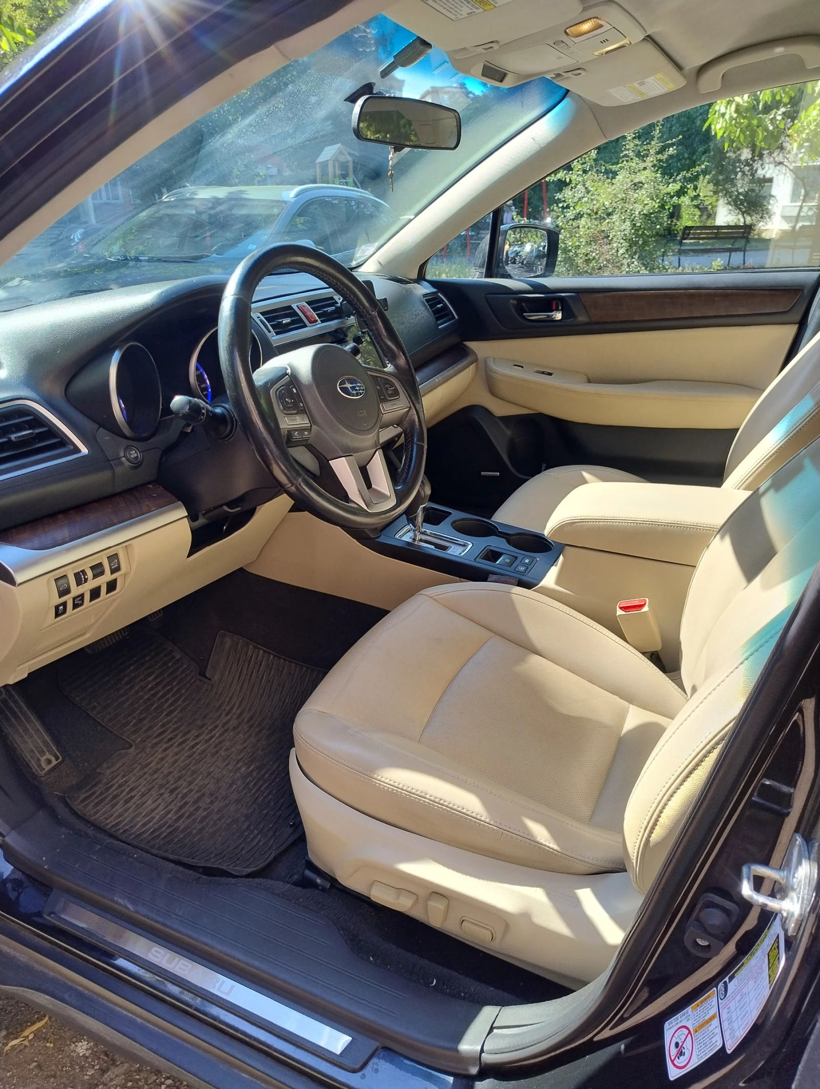 Subaru Outback 2.5 limmited, Кожен салон, снимка 3 - Автомобили и джипове - 55599632