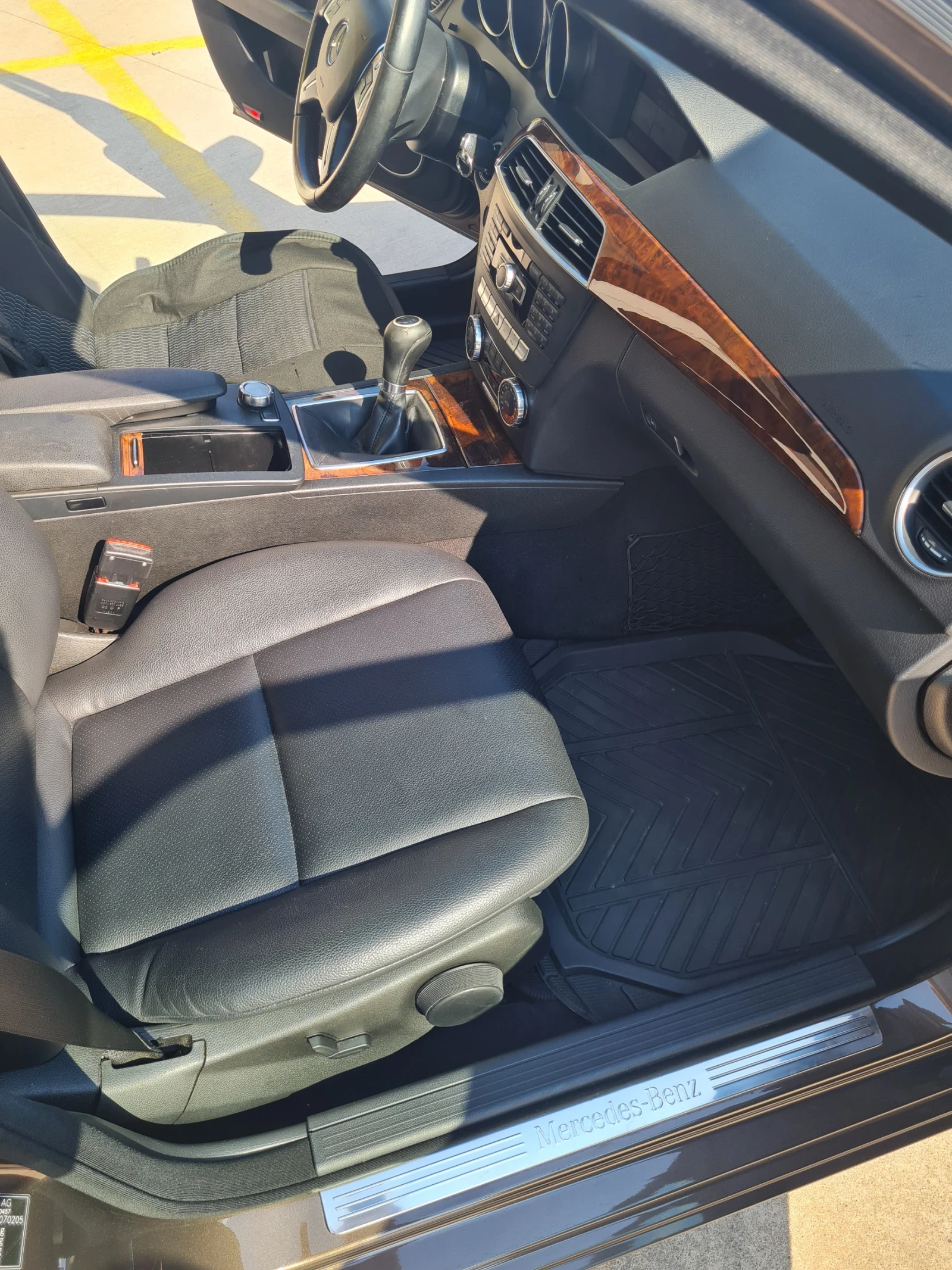 Mercedes-Benz C 200 Elegant, снимка 8 - Автомобили и джипове - 55606440