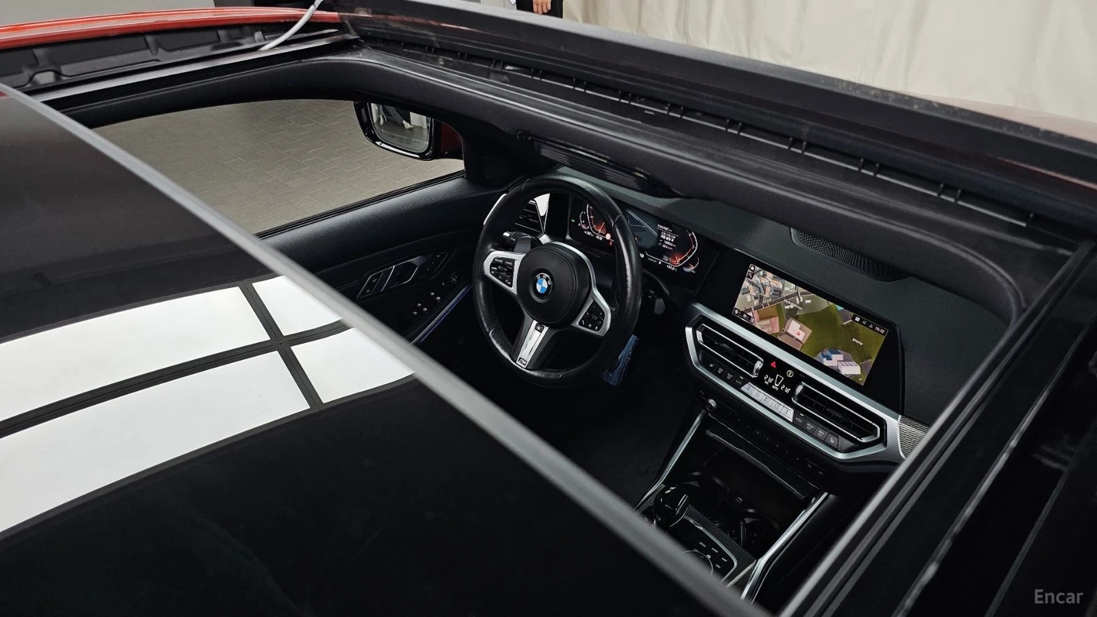 BMW 320 M SPORT* HUD* КОЖА* НАВИ* ПАНО* АВТОКРЕДИТ, снимка 16 - Автомобили и джипове - 55651361