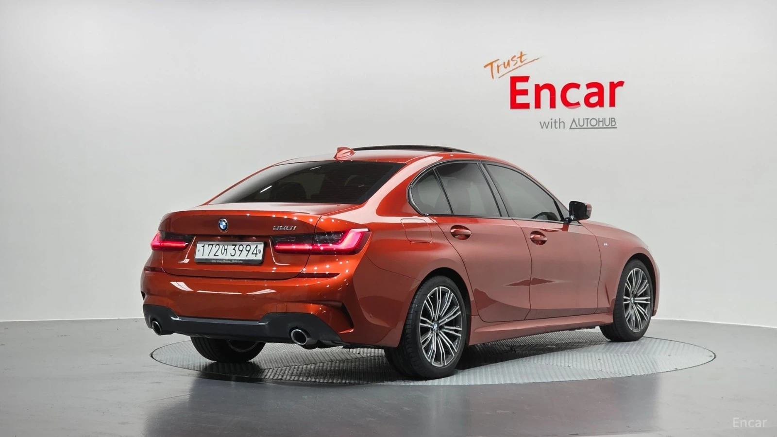 BMW 320 M SPORT* HUD* КОЖА* НАВИ* ПАНО* АВТОКРЕДИТ, снимка 2 - Автомобили и джипове - 55651361