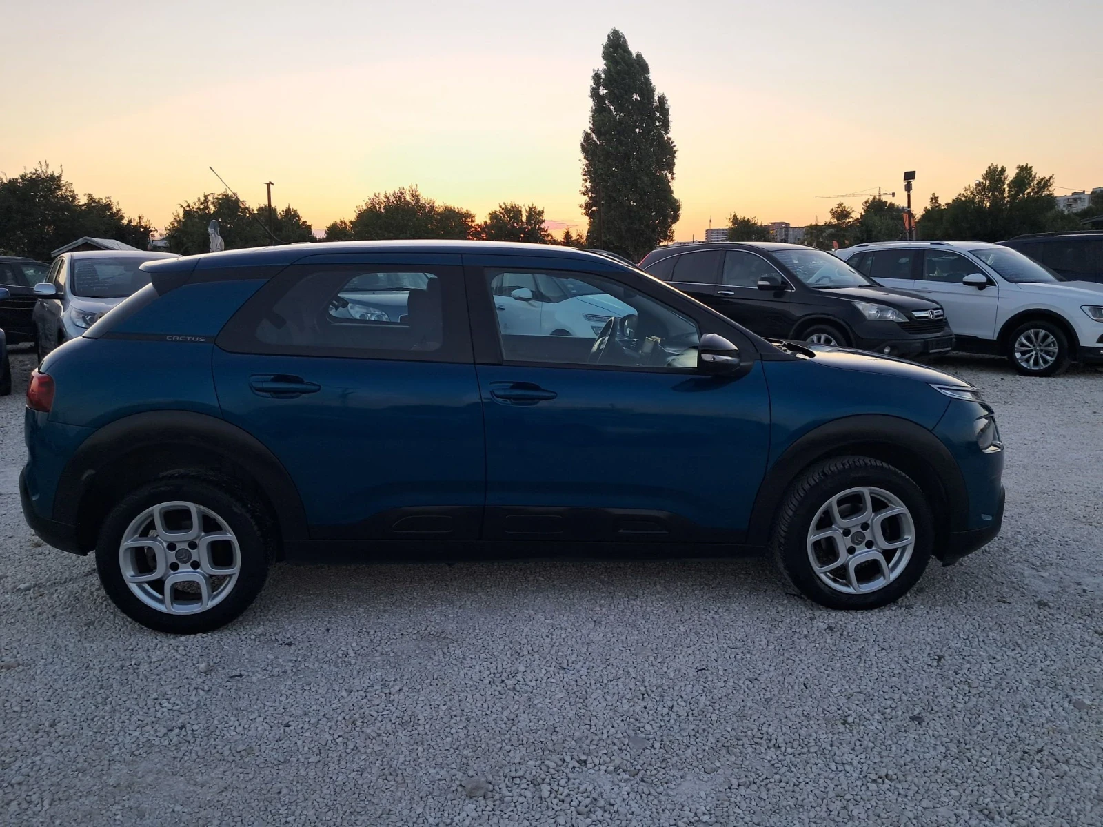 Citroen C4 Cactus 1.2i АВТОМАТИК 123000КМ НАВИГАЦИЯ, снимка 5 - Автомобили и джипове - 55673025
