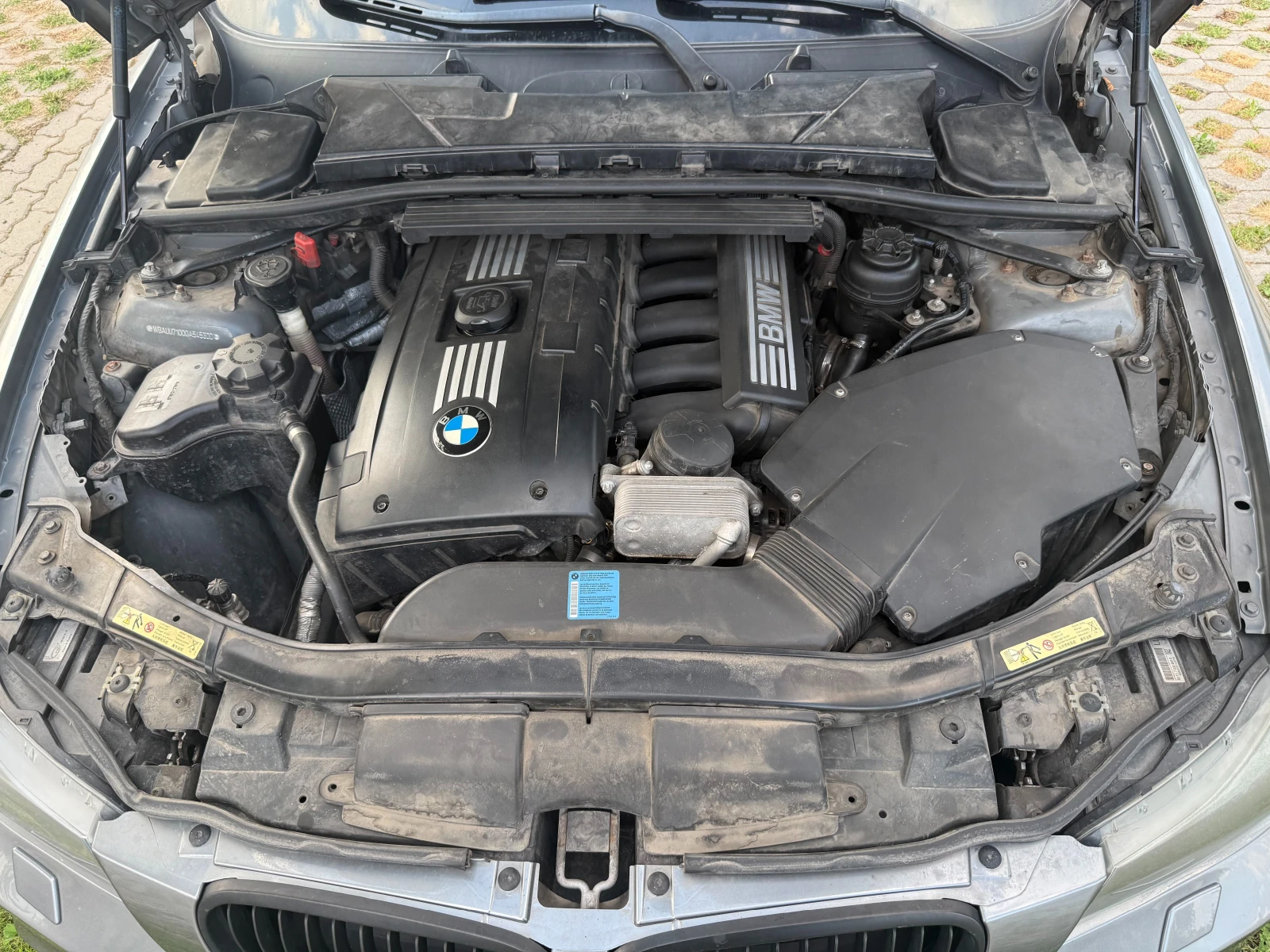 BMW 330 Xdrive, снимка 12 - Автомобили и джипове - 55692069
