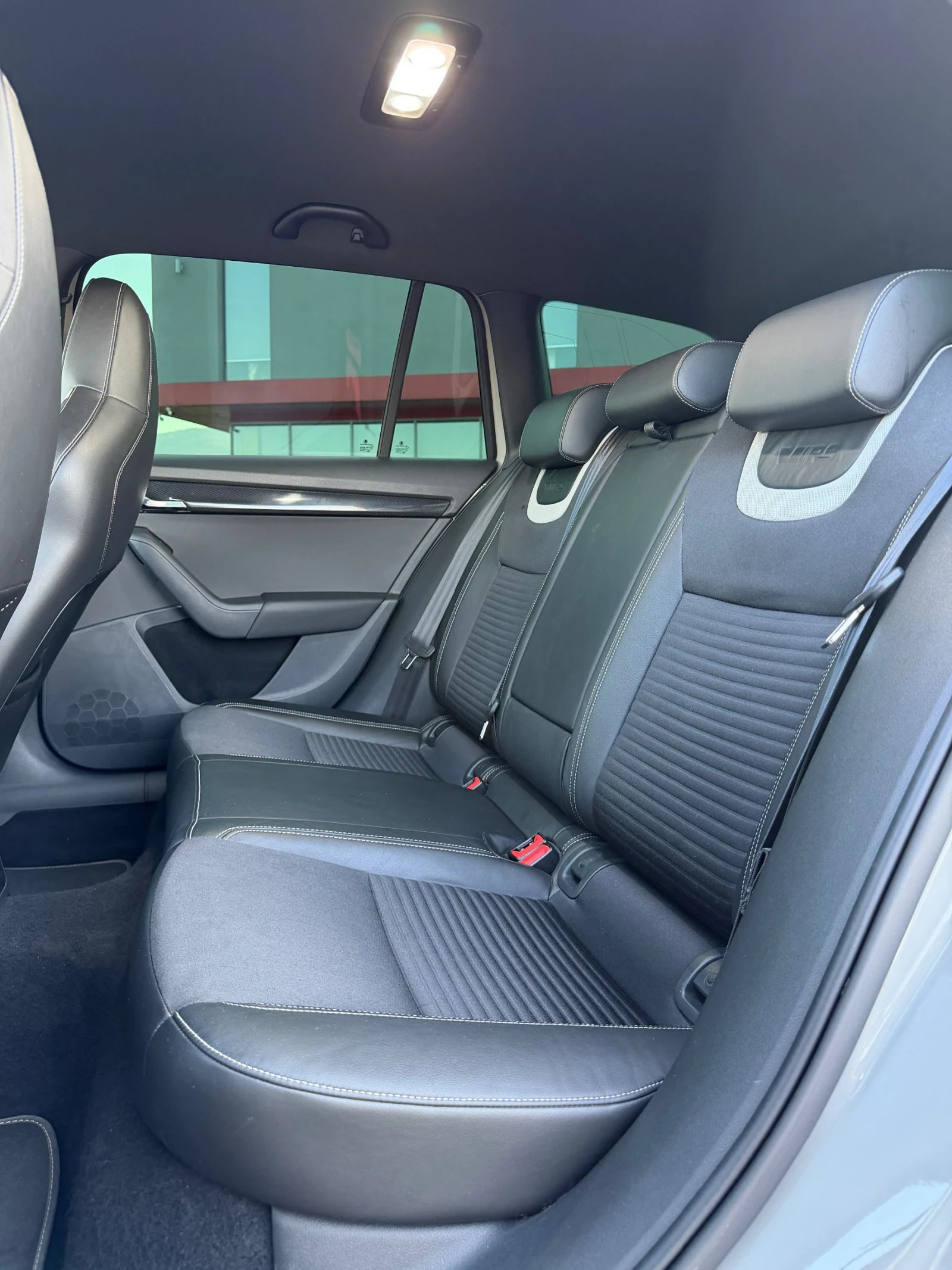 Skoda Octavia VRS, снимка 10 - Автомобили и джипове - 55746233