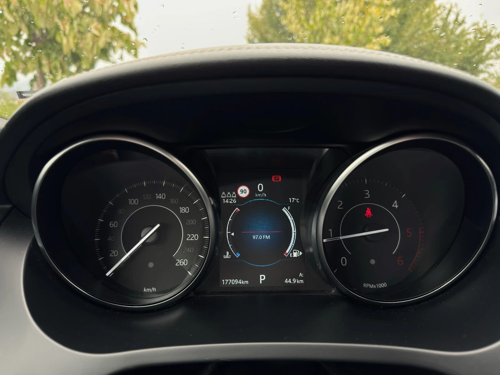 Jaguar E-pace R-Dynamic, снимка 9 - Автомобили и джипове - 56238308