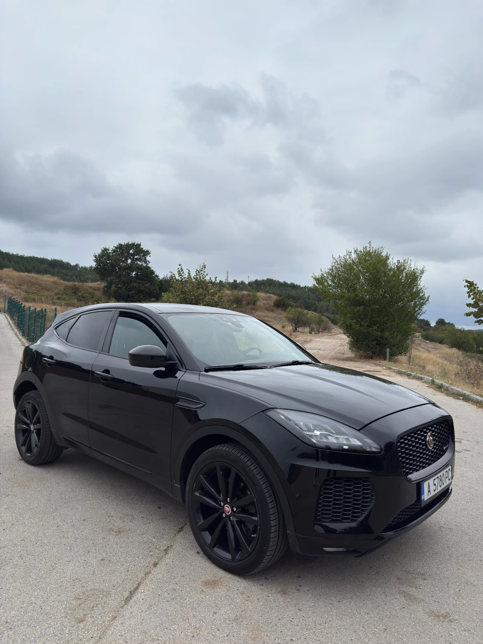 Jaguar E-pace R-Dynamic, снимка 2 - Автомобили и джипове - 56238308