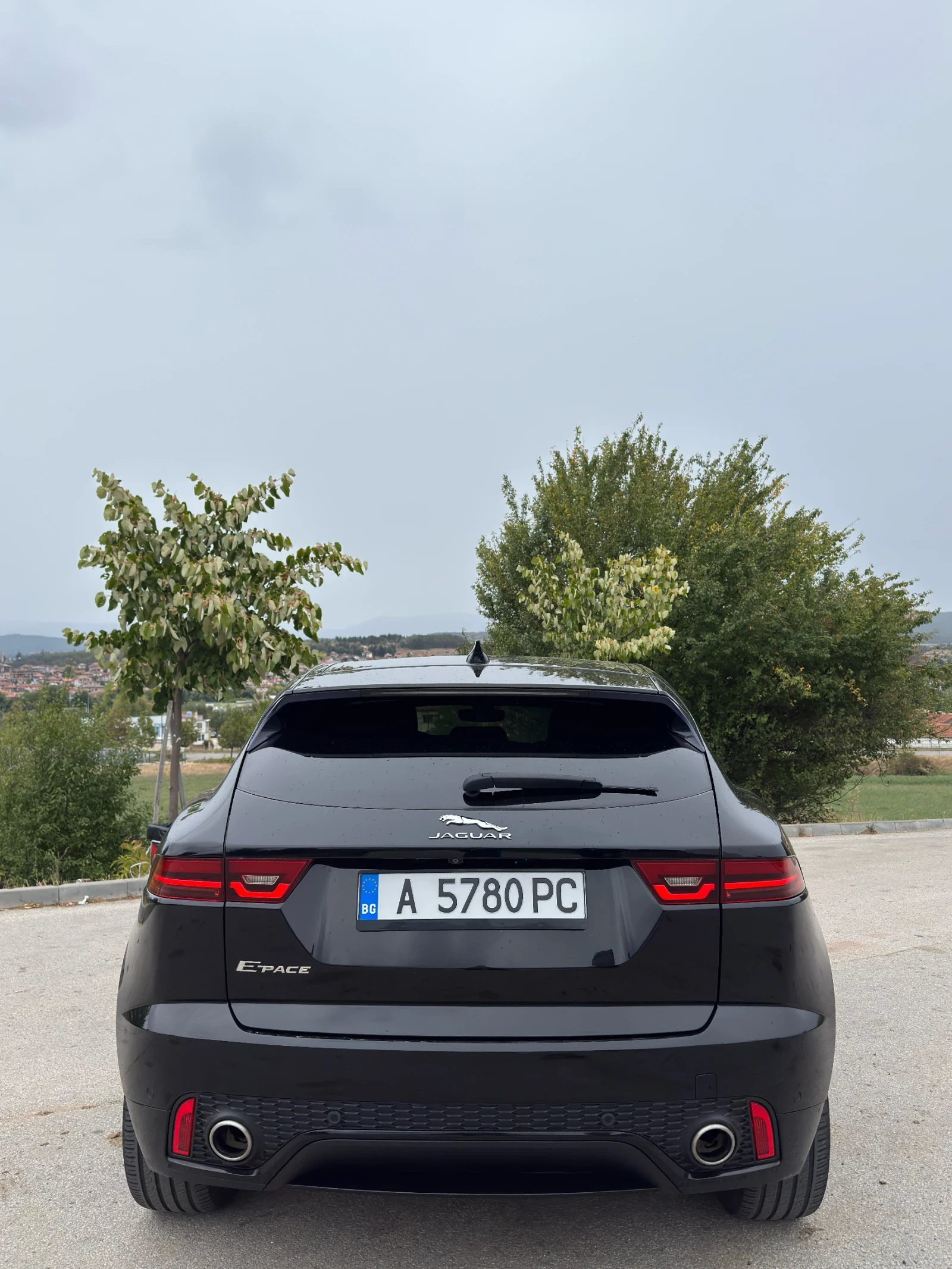 Jaguar E-pace R-Dynamic, снимка 3 - Автомобили и джипове - 56238308