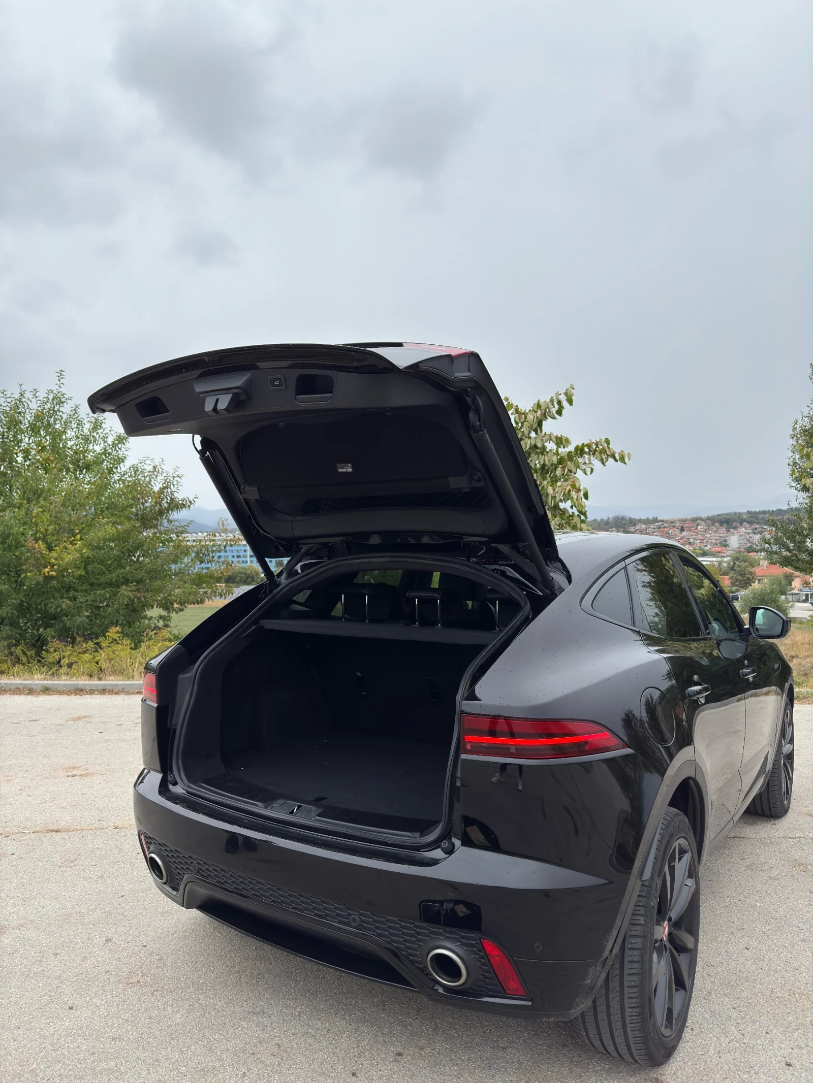Jaguar E-pace R-Dynamic, снимка 6 - Автомобили и джипове - 56238308