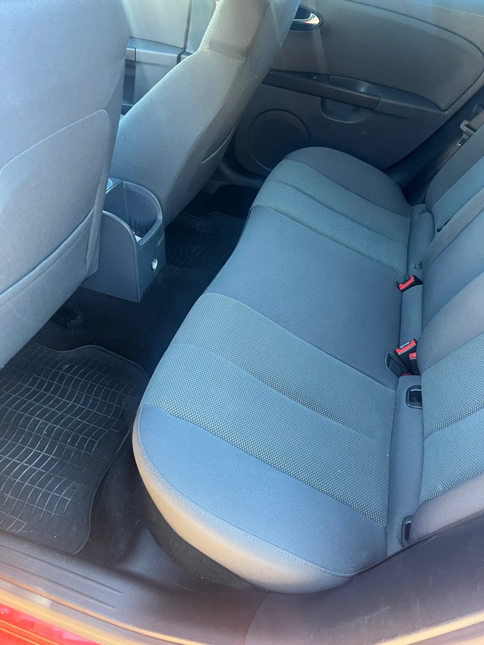 Seat Leon 1.9 TDI 105, снимка 7 - Автомобили и джипове - 56347001