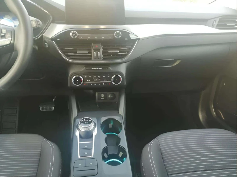 Ford Kuga 2.5 FHEV, снимка 9 - Автомобили и джипове - 48093277