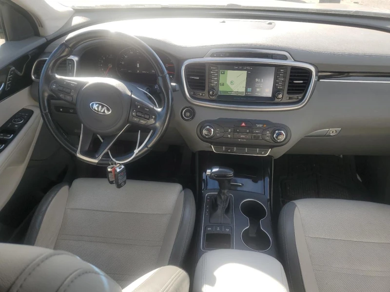 Kia Sorento Подгрев* Камера* Keyless* Панорама, снимка 8 - Автомобили и джипове - 48679318