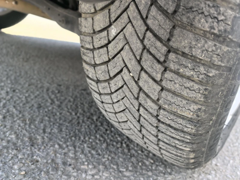 VW Tiguan 2.0tdi, снимка 7 - Автомобили и джипове - 51367836