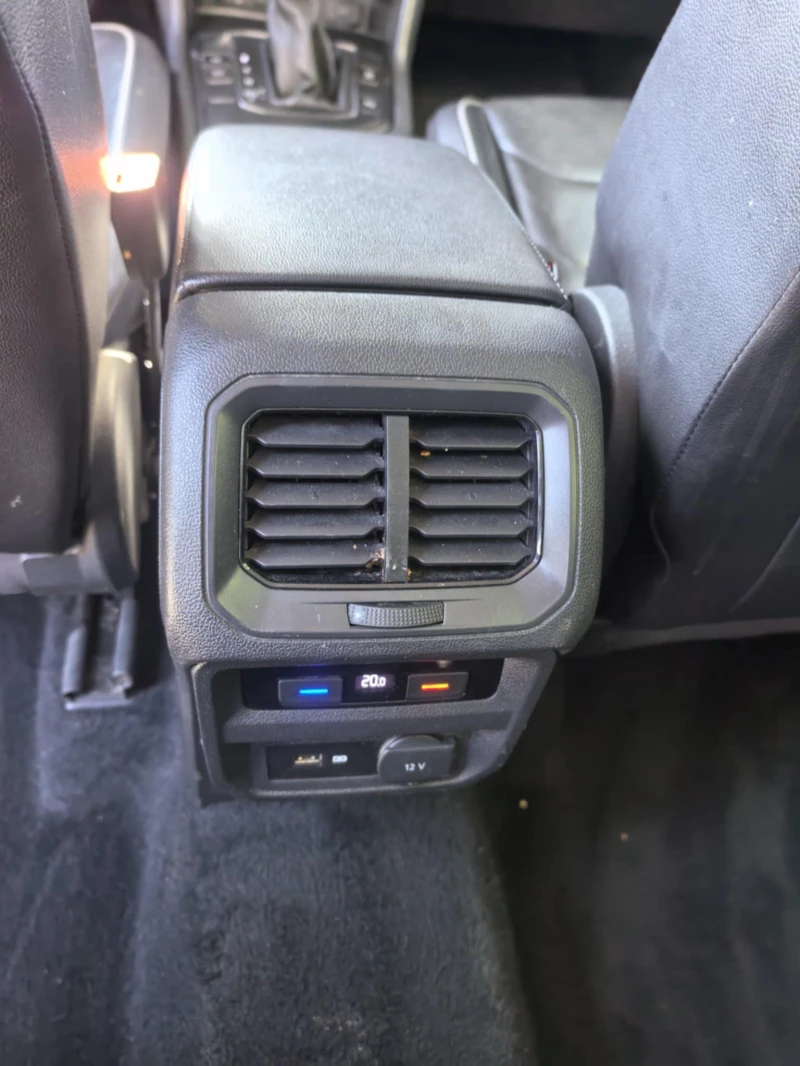 VW Tiguan 2.0tdi, снимка 14 - Автомобили и джипове - 51367836
