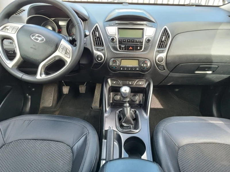 Hyundai IX35 1.7CRDI Кожа Подгрев, снимка 13 - Автомобили и джипове - 52362618