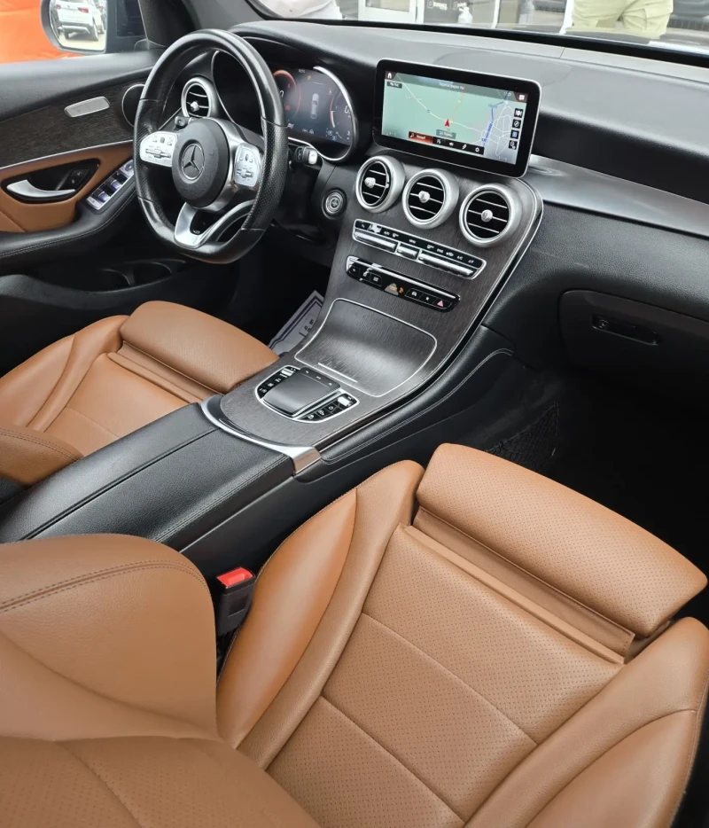 Mercedes-Benz GLC 220 AMG* 360* DIGITAL* KEYLESS GO* COUPE* TOP* , снимка 15 - Автомобили и джипове - 52327830