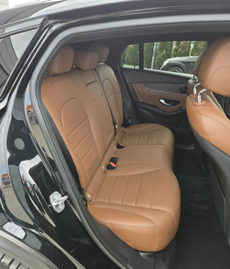 Mercedes-Benz GLC 220 AMG* 360* DIGITAL* KEYLESS GO* COUPE* TOP* , снимка 14 - Автомобили и джипове - 52327830