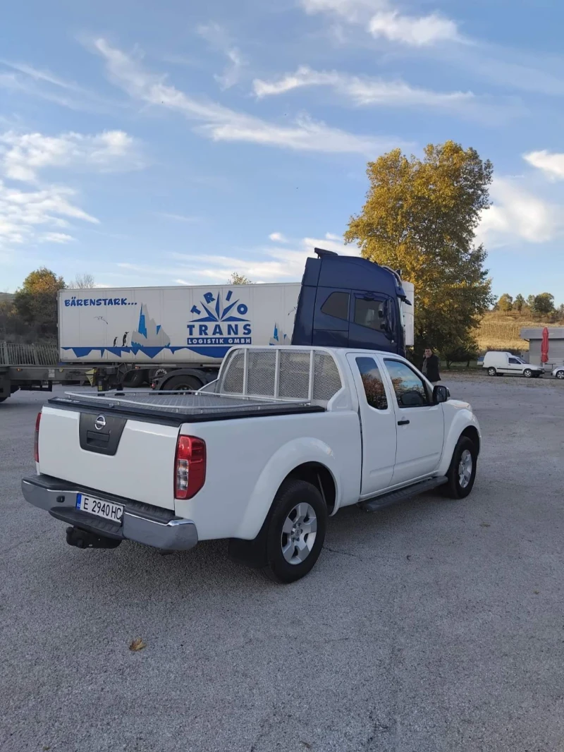 Nissan Navara 2.5 DCI, снимка 3 - Автомобили и джипове - 52492718