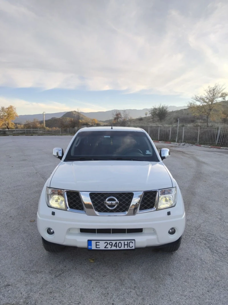 Nissan Navara 2.5 DCI, снимка 2 - Автомобили и джипове - 52492718