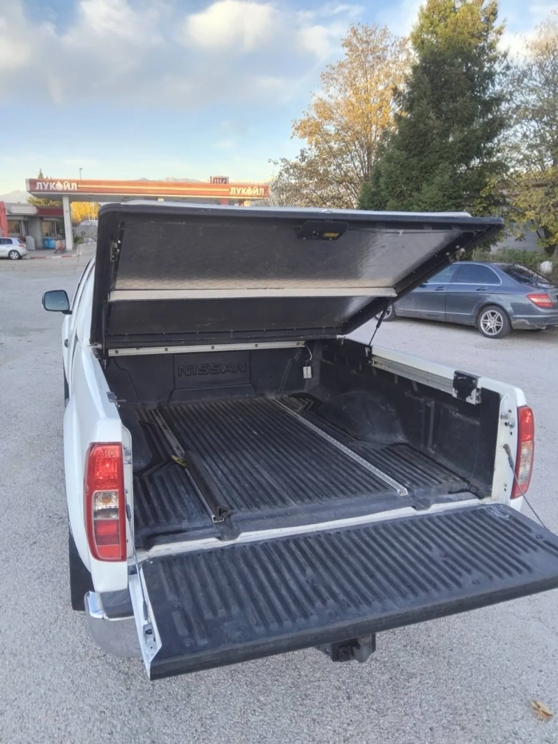 Nissan Navara 2.5 DCI, снимка 14 - Автомобили и джипове - 52492718
