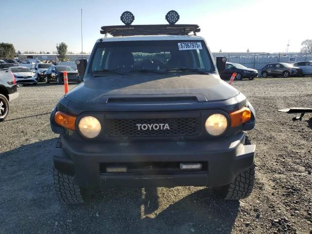 Toyota Fj cruiser СЕРВИЗНА ИСТОРИЯ, снимка 1 - Автомобили и джипове - 48611986