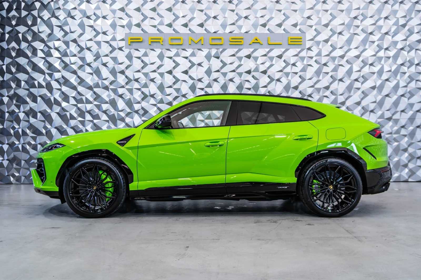 Lamborghini Urus SE Verde Mantis* B&O - изображение 3