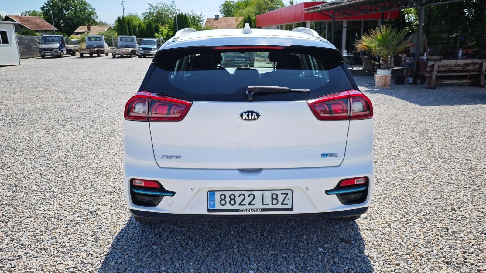 Kia Niro НАЛИЧНА В РУСЕ СМЯНА НА ЦВЯТ 1000евро, снимка 8 - Автомобили и джипове - 53908108