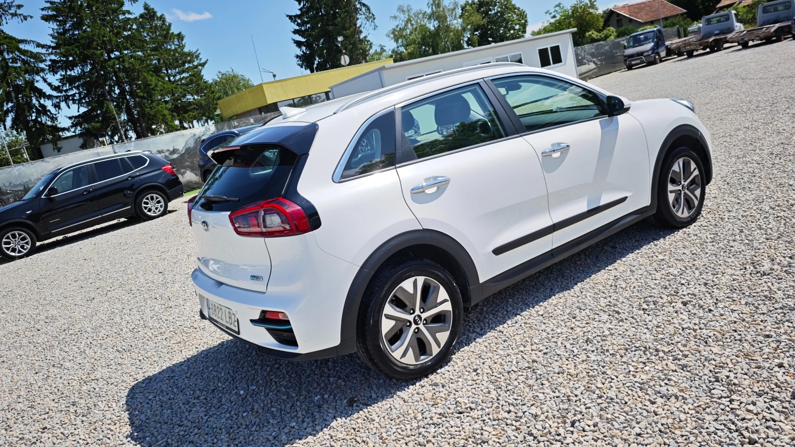 Kia Niro НАЛИЧНА В РУСЕ СМЯНА НА ЦВЯТ 1000евро, снимка 9 - Автомобили и джипове - 53908108