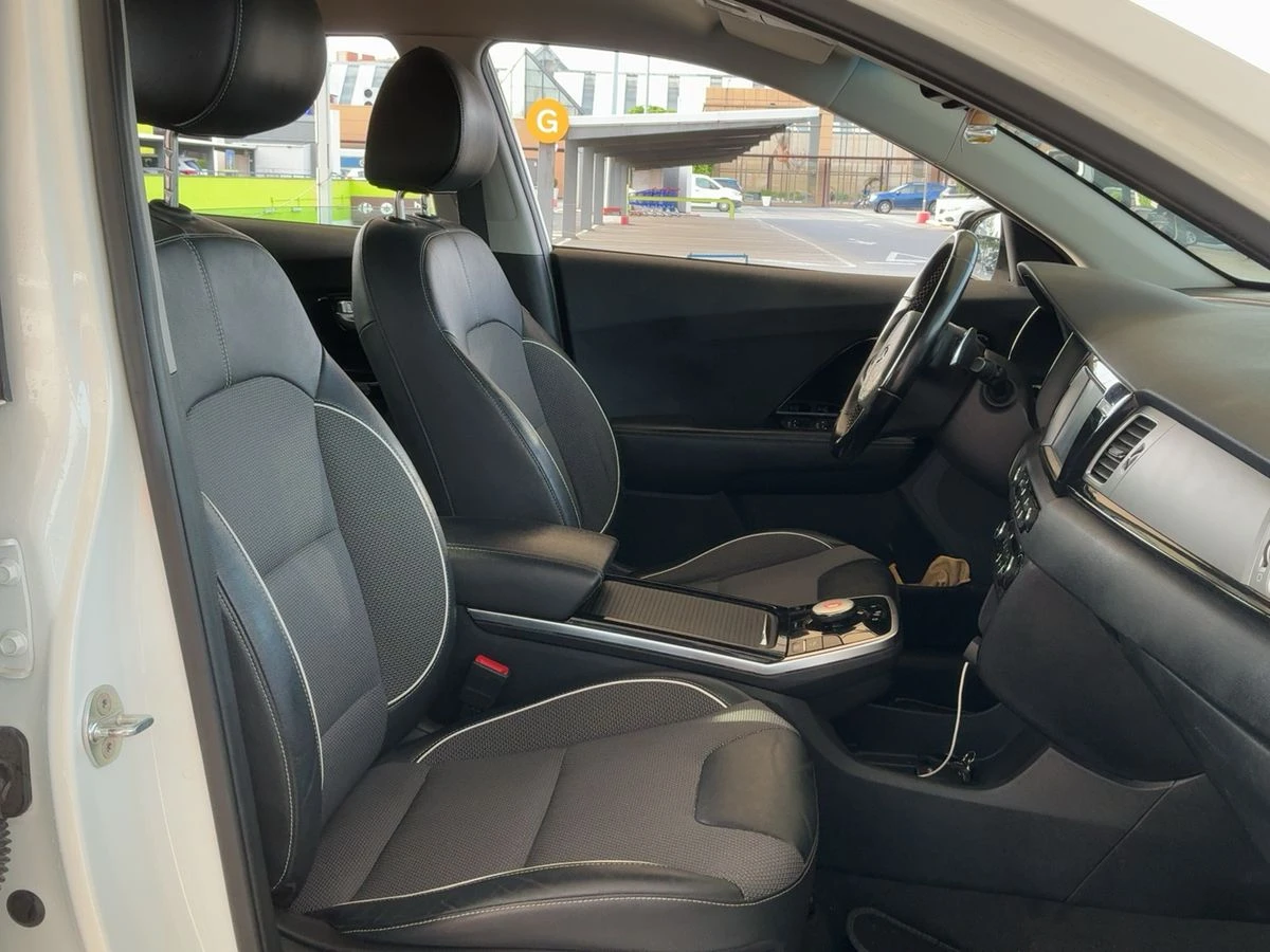 Kia Niro НАЛИЧНА В РУСЕ СМЯНА НА ЦВЯТ 1000евро, снимка 11 - Автомобили и джипове - 53908108