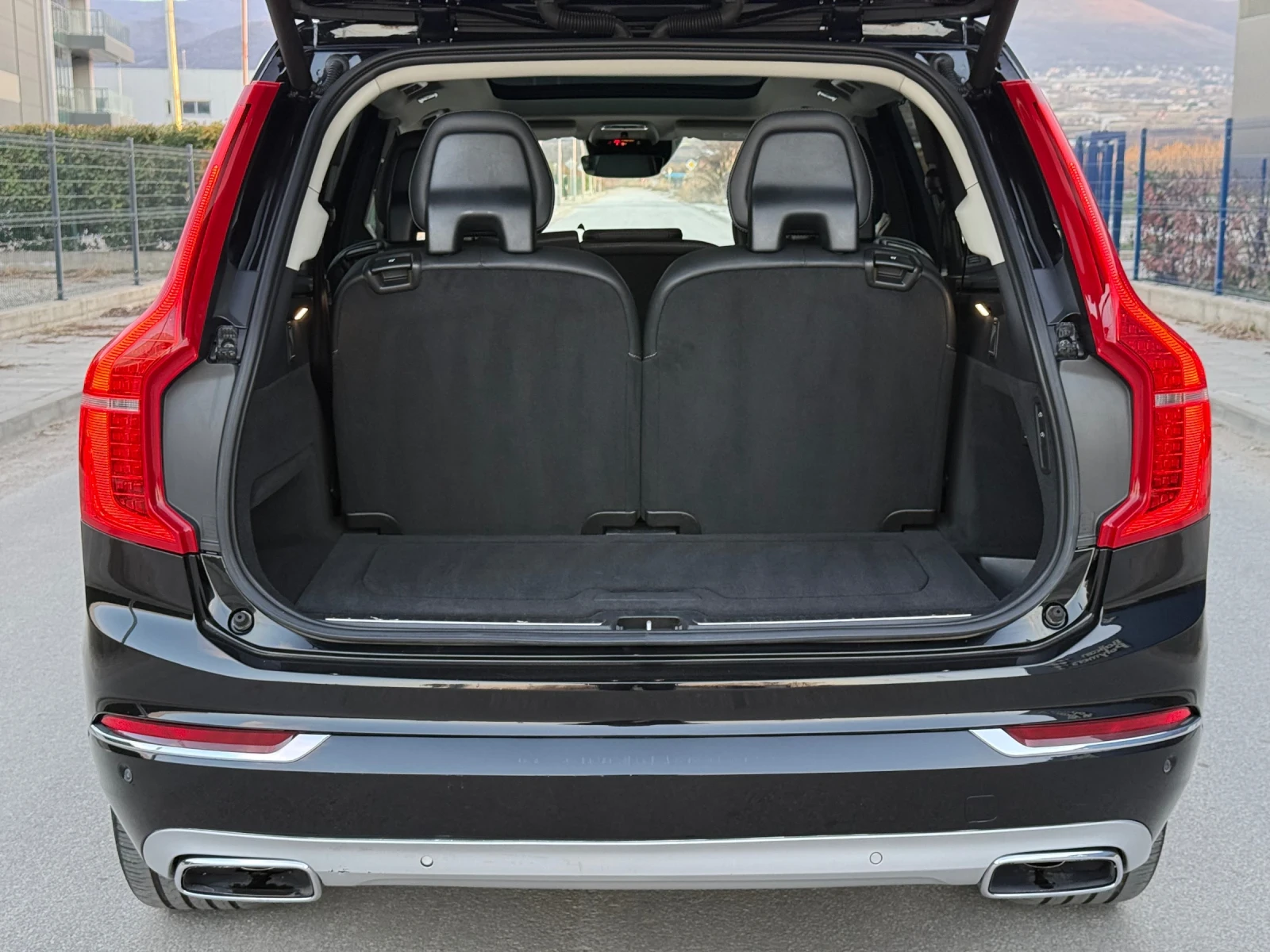 Volvo Xc90 2.0 T8 PLUG-IN HYBRID AWD INSCRIPTION 7МЕСТА 391кс, снимка 4 - Автомобили и джипове - 54462783